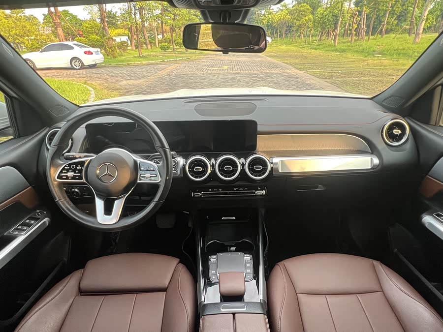 Mercedes-Benz GLB 2023 Facelift GLB 200 Dynamic - zdjęcie 12