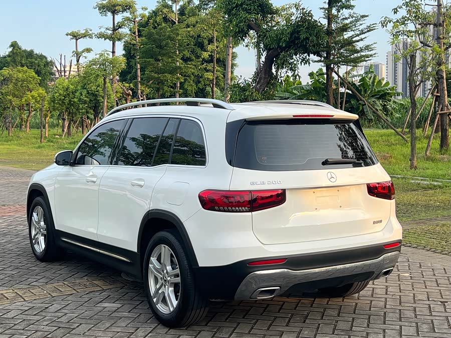 Mercedes-Benz GLB 2023 Facelift GLB 200 Dynamic - zdjęcie 16