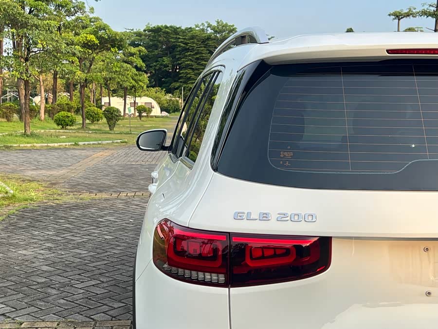 Mercedes-Benz GLB 2023 Facelift GLB 200 Dynamic - zdjęcie 19