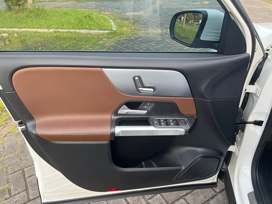 Mercedes-Benz GLB 2023 Facelift GLB 200 Dynamic - zdjęcie 7