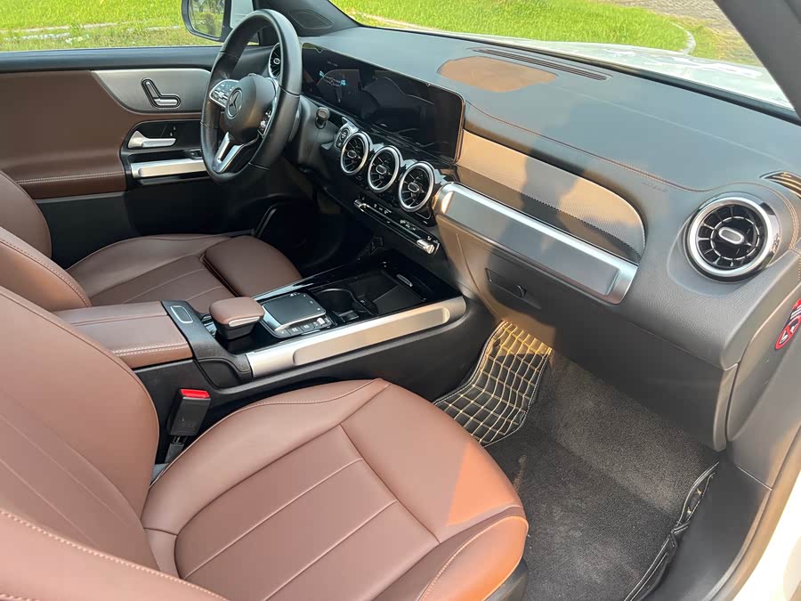 Mercedes-Benz GLB 2023 Facelift GLB 200 Dynamic - zdjęcie 10