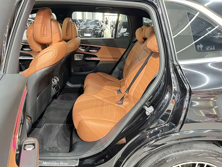 Mercedes-Benz GLC 2024 GLC 300 L 4MATIC Luxury 5-seater - zdjęcie 15