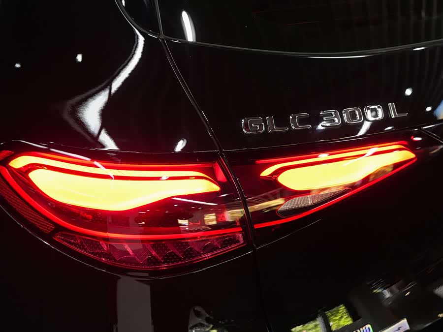 Mercedes-Benz GLC 2025 GLC 300 L 4MATIC Dynamic Edition 5-seater - zdjęcie 4