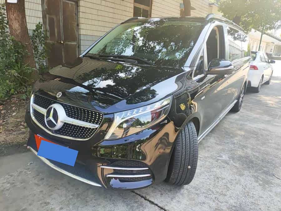 Mercedes-Benz V-Class 2022 V 260 L Long Wheelbase Luxury