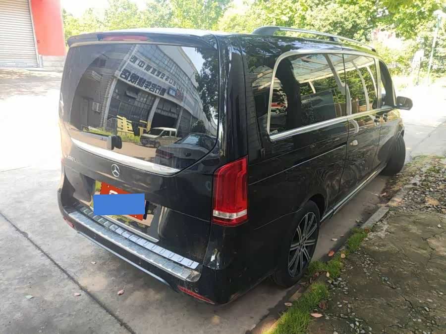 Mercedes-Benz V-Class 2022 V 260 L Long Wheelbase Luxury - zdjęcie 2