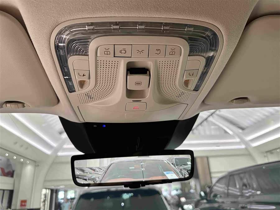 Mercedes-Benz V-Class 2022 V 260 L Long Wheelbase Luxury - zdjęcie 12