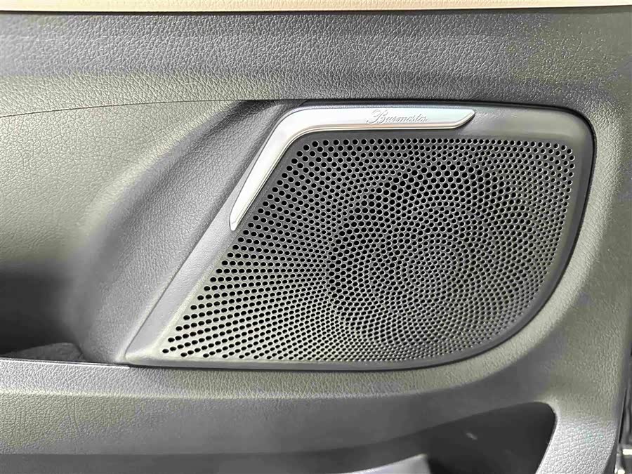 Mercedes-Benz V-Class 2022 V 260 L Long Wheelbase Luxury - zdjęcie 17