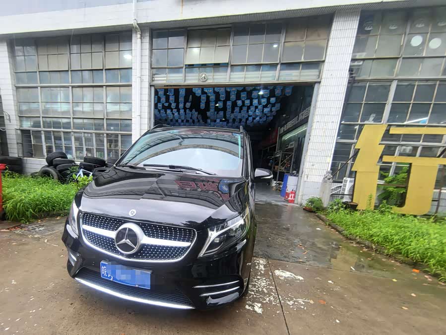 Mercedes-Benz V-Class 2022 V 260 L Long Wheelbase Luxury - zdjęcie 4