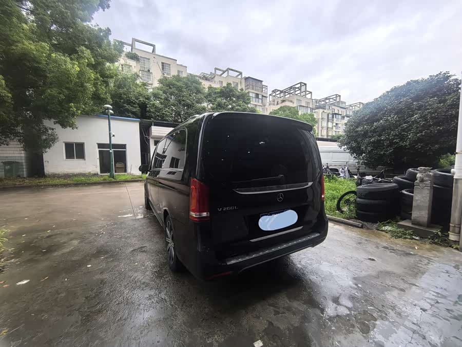 Mercedes-Benz V-Class 2022 V 260 L Long Wheelbase Luxury - zdjęcie 6