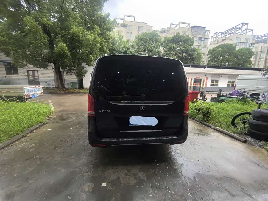 Mercedes-Benz V-Class 2022 V 260 L Long Wheelbase Luxury - zdjęcie 7
