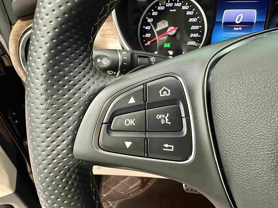 Mercedes-Benz V-Class 2022 V 260 L Long Wheelbase Luxury - zdjęcie 8