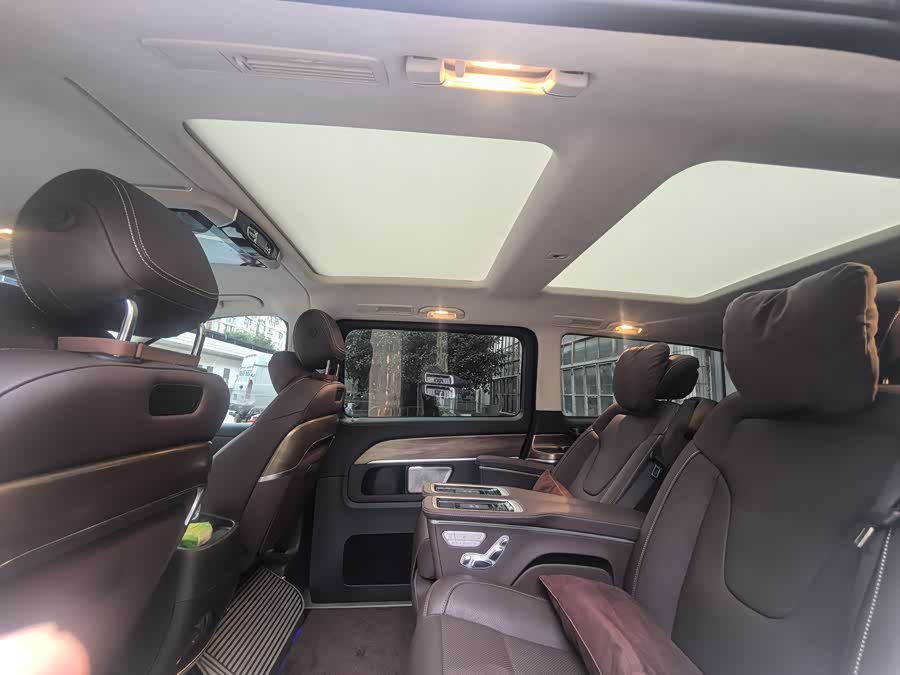 Mercedes-Benz V-Class 2022 V 260 L Long Wheelbase Luxury - zdjęcie 9