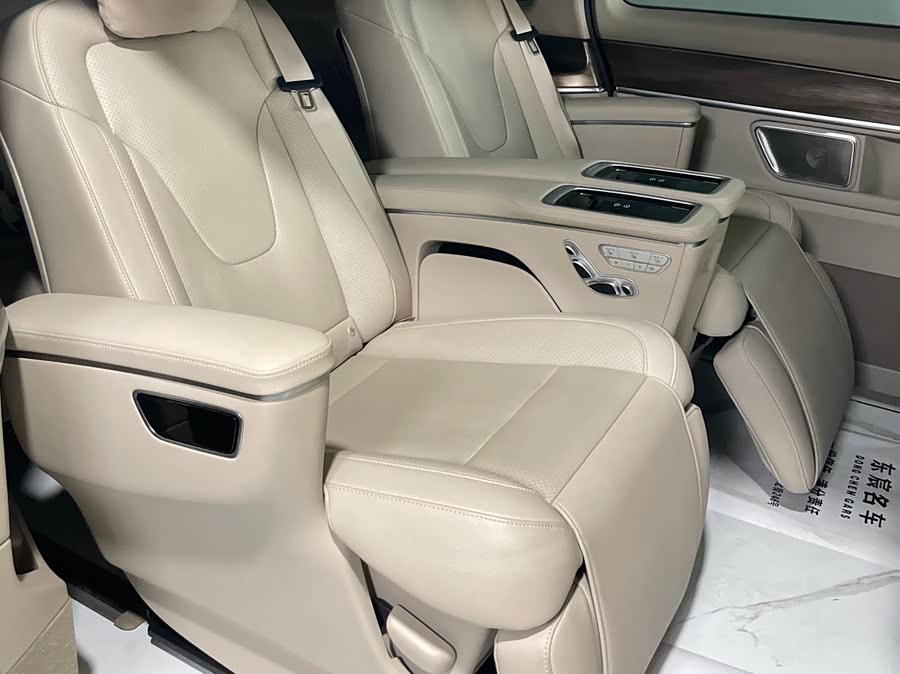 Mercedes-Benz V-Class 2022 V 260 Premium Edition - zdjęcie 14