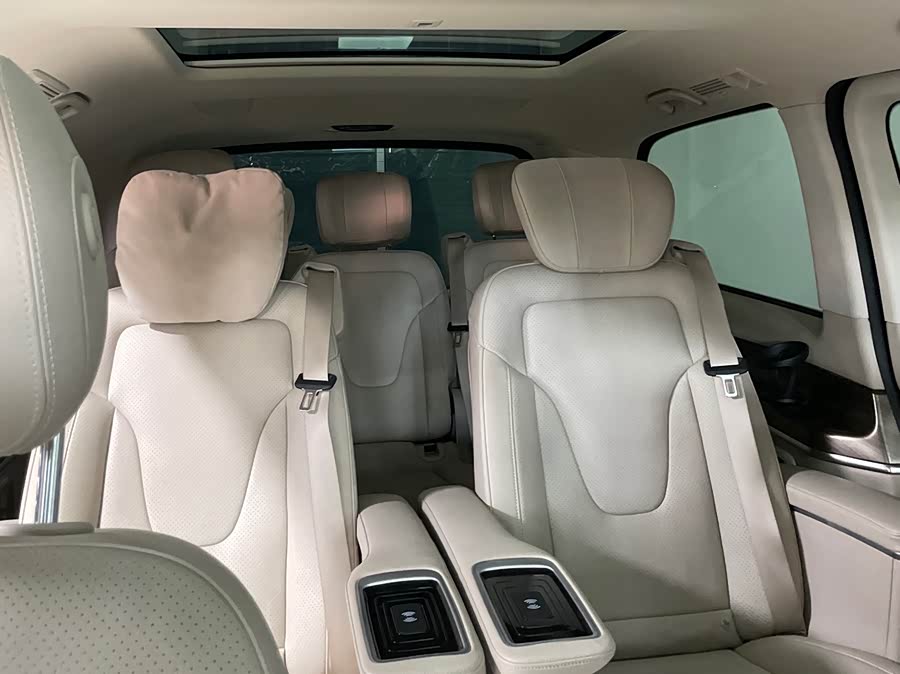 Mercedes-Benz V-Class 2022 V 260 Premium Edition - zdjęcie 17