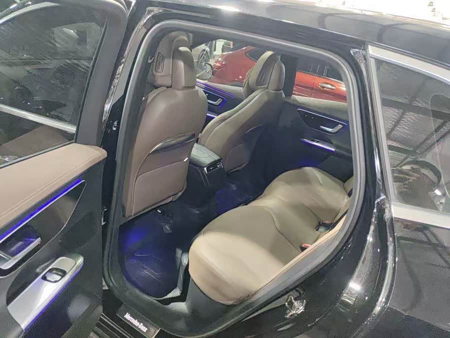 Mercedes EQE SUV 2024 500 4MATIC Luxury - zdjęcie 4