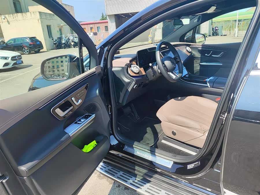 Mercedes EQE SUV 2024 500 4MATIC - zdjęcie 3