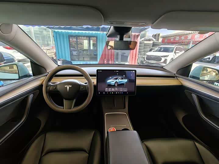Model Y 2022 Facelift RWD - zdjęcie 15
