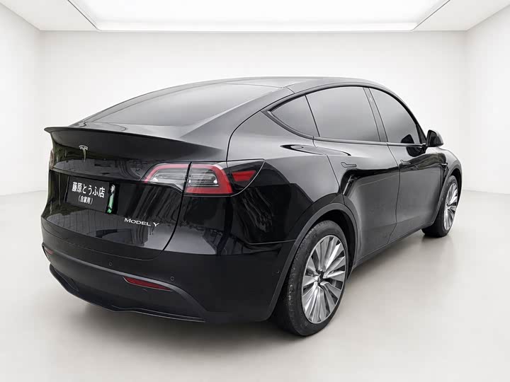Model Y 2022 Facelift RWD - zdjęcie 20