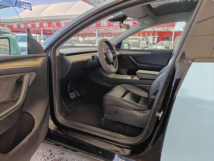 Model Y 2022 Facelift RWD - zdjęcie 4