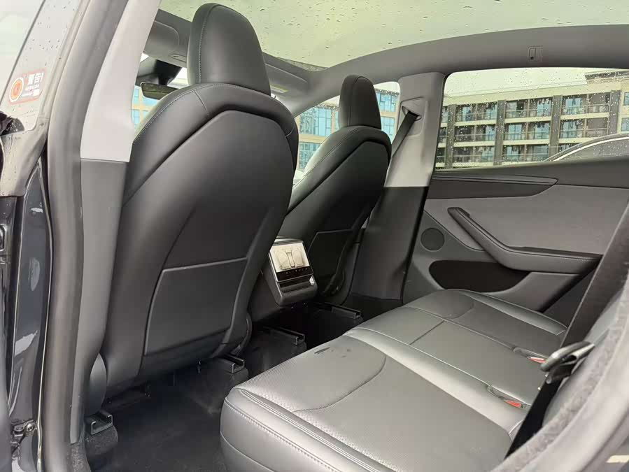 Model Y 2025 RWD - zdjęcie 6