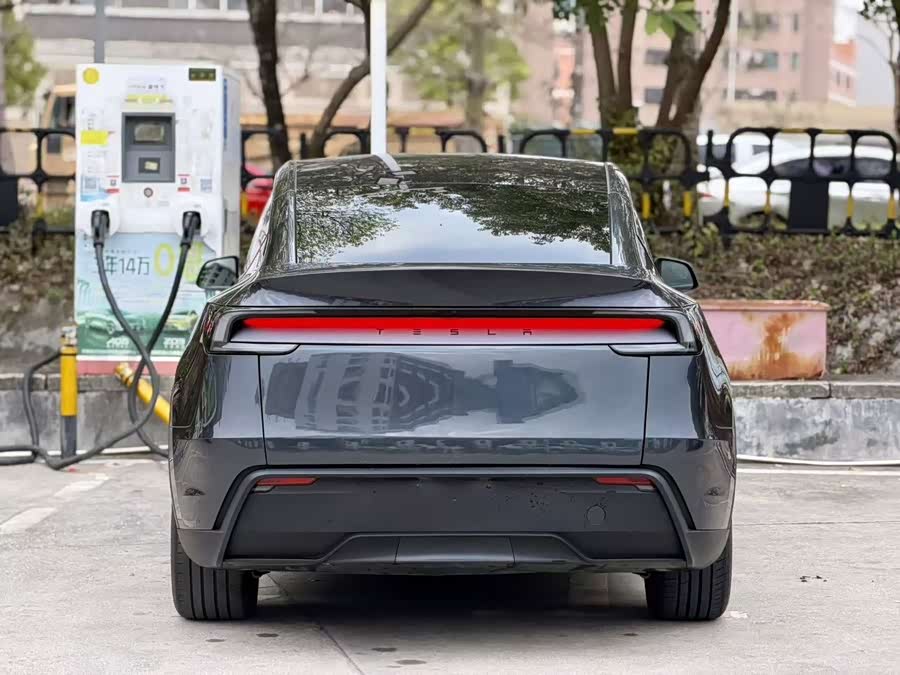 Model Y 2025 RWD - zdjęcie 7