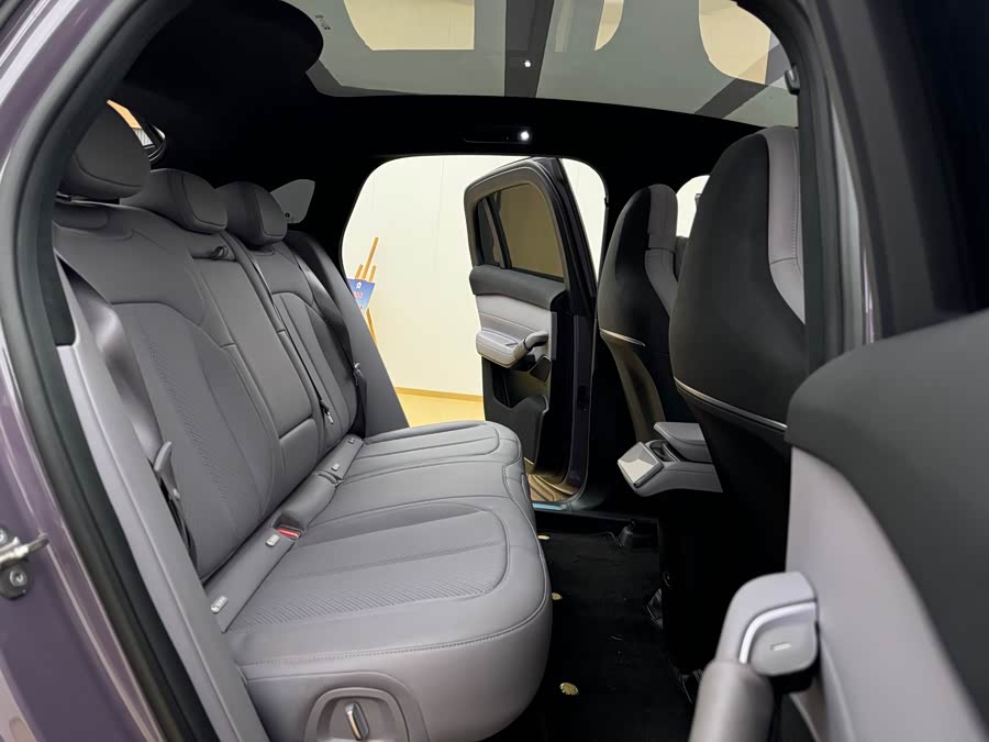 NIO EC6 2024 75kWh - zdjęcie 13