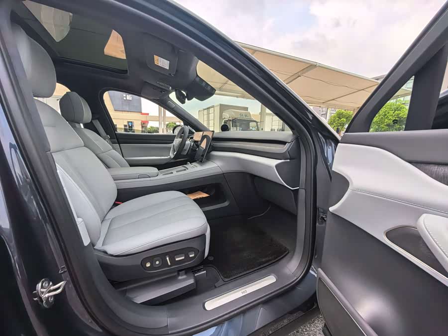 NIO ES8 2023 100kWh Executive - zdjęcie 12