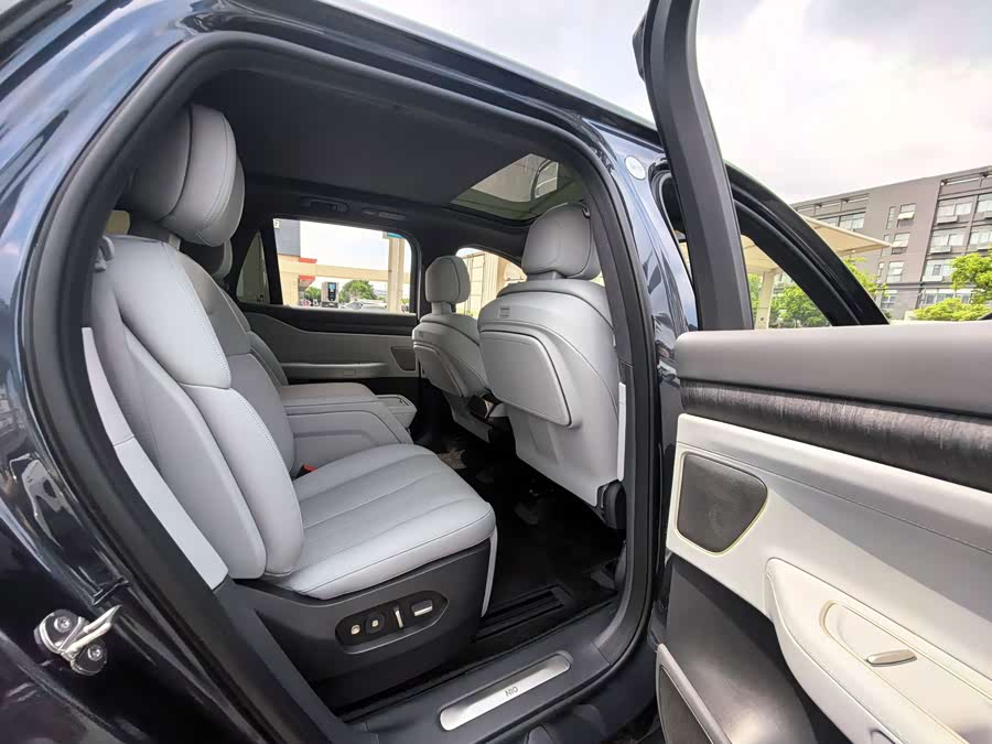 NIO ES8 2023 100kWh Executive - zdjęcie 13
