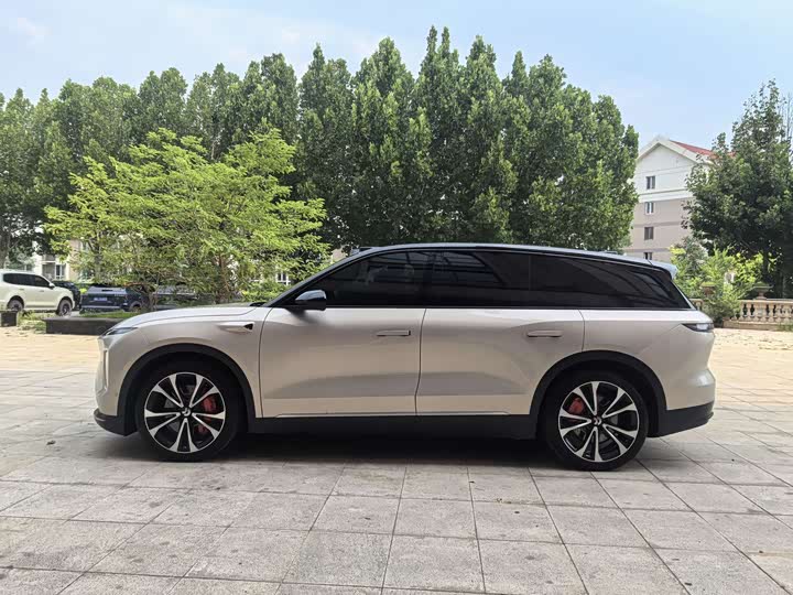 NIO ES8 2023 100kWh Signature Edition - zdjęcie 15