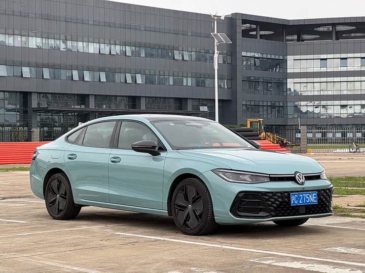 Passat 2025 Pro 380TSI Starry Dragon Luxury - zdjęcie 14
