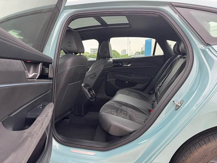 Passat 2025 Pro 380TSI Starry Dragon Luxury - zdjęcie 17