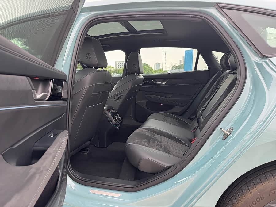 Passat 2025 Pro 380TSI Starry Dragon Luxury - zdjęcie 6