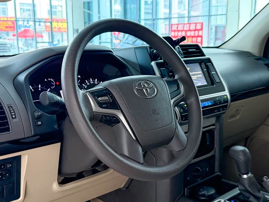 Prado 2022 2.7L Middle East - zdjęcie 11