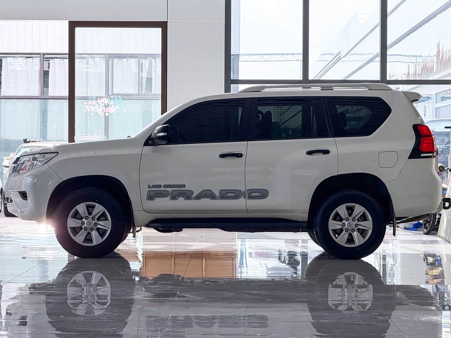 Prado 2022 2.7L Middle East - zdjęcie 5