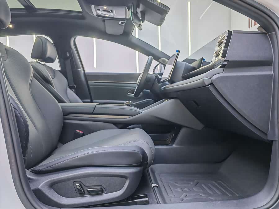 Qin L 2025 DM-i Intelligent Driving 120KM Beyond - zdjęcie 13