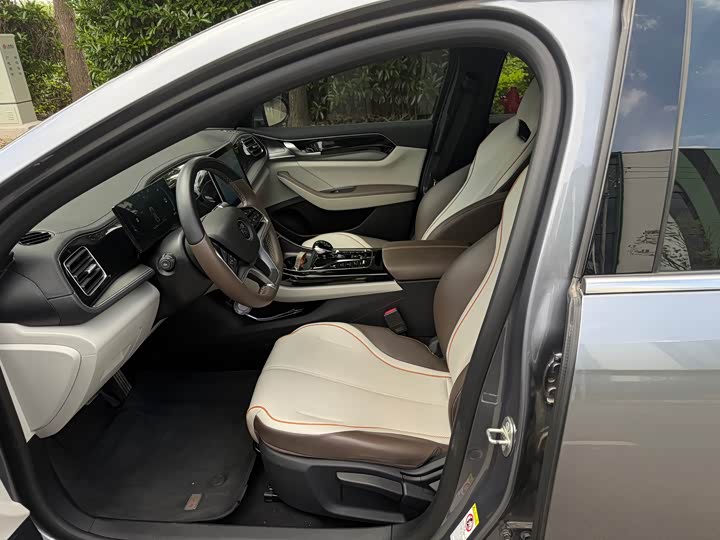 Qin PLUS 2024 Glory Edition EV 510KM Excellence - zdjęcie 16