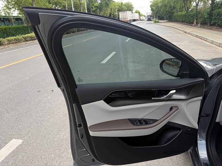 Qin PLUS 2024 Glory Edition EV 510KM Excellence - zdjęcie 17