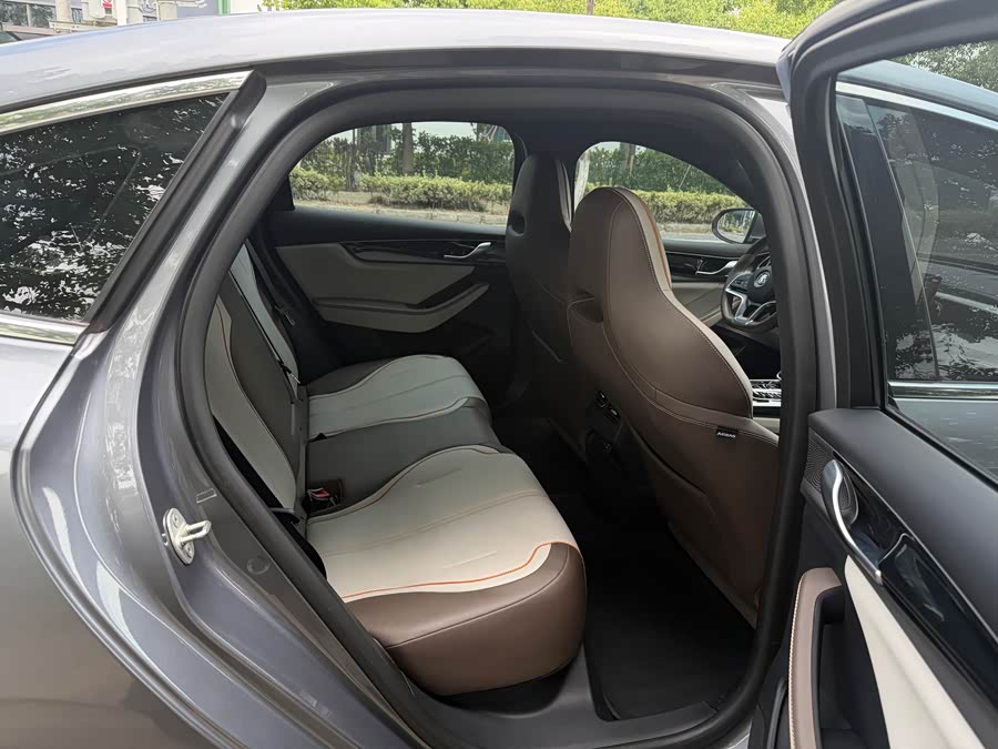 Qin PLUS 2024 Glory Edition EV 510KM Excellence - zdjęcie 10