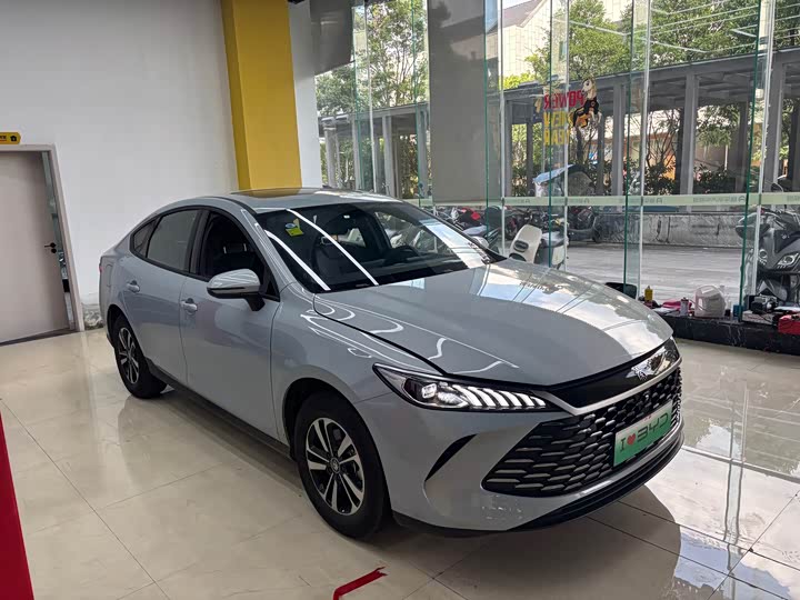Qin PLUS 2026 DM-i 210KM Entry - zdjęcie 10
