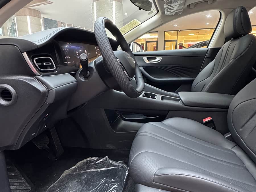 Roewe D7 2023 DMH 125km Super - zdjęcie 11