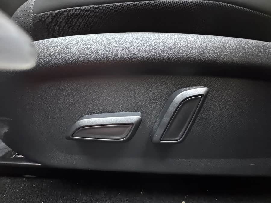 Roewe D7 2023 DMH 125km Super - zdjęcie 17