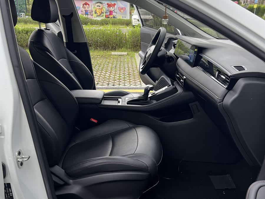 Roewe i5 2023 1.5L CVT Luxury - zdjęcie 12