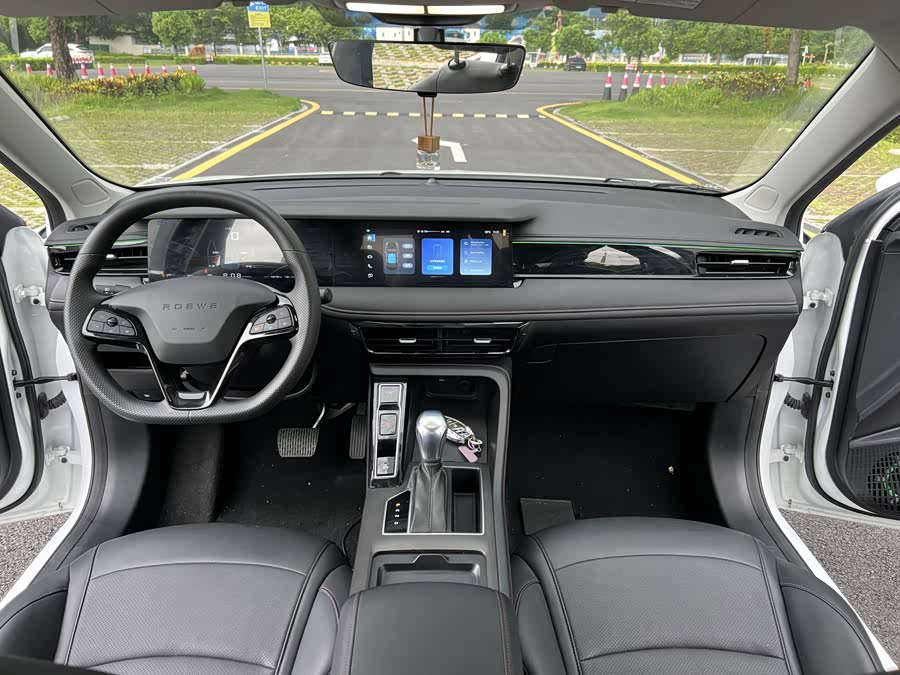 Roewe i5 2023 1.5L CVT Luxury - zdjęcie 14
