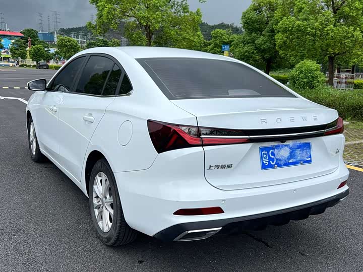 Roewe i5 2023 1.5L CVT Luxury - zdjęcie 19