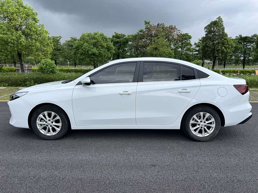 Roewe i5 2023 1.5L CVT Luxury - zdjęcie 8