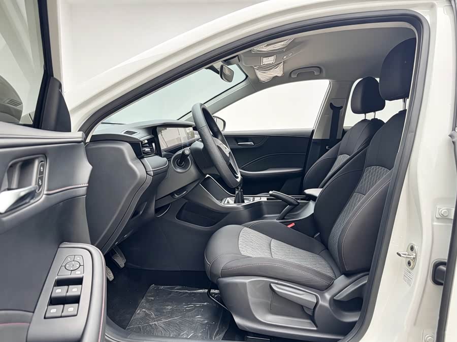 Roewe i5 2023 1.5L Manual Comfort Edition - zdjęcie 11