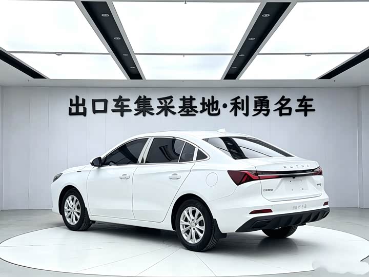 Roewe i5 2023 1.5L Manual Comfort Edition - zdjęcie 17