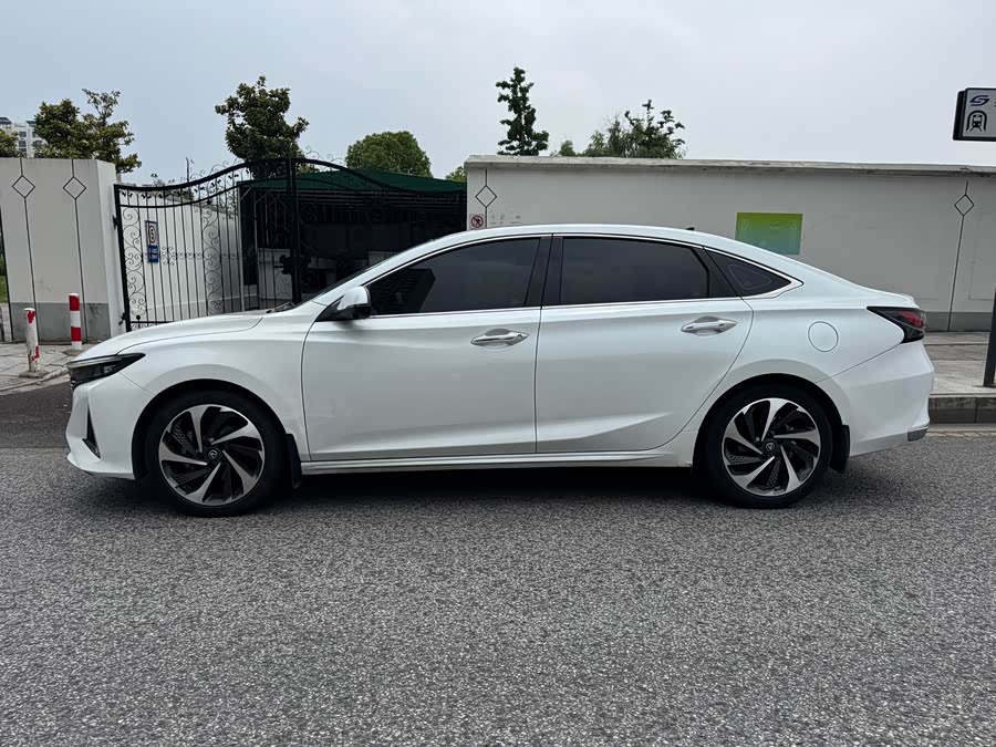 Rui Cheng PLUS 2023 1.5T DCT Luxury - zdjęcie 4