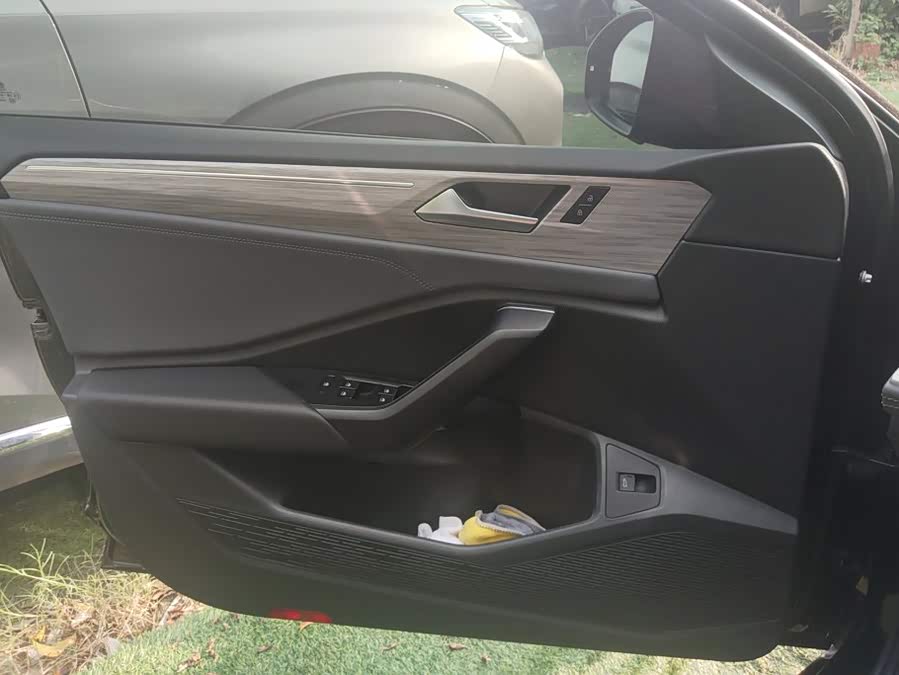 Sagitar 2023 300TSI DSG Beyond - zdjęcie 7