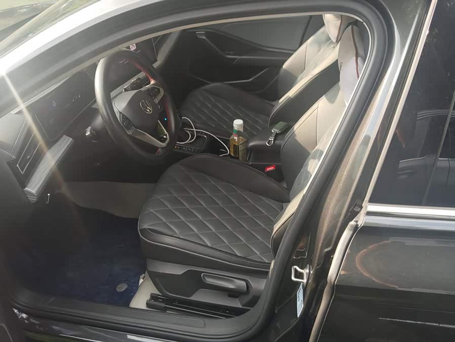 Sagitar 2023 300TSI DSG Beyond - zdjęcie 9